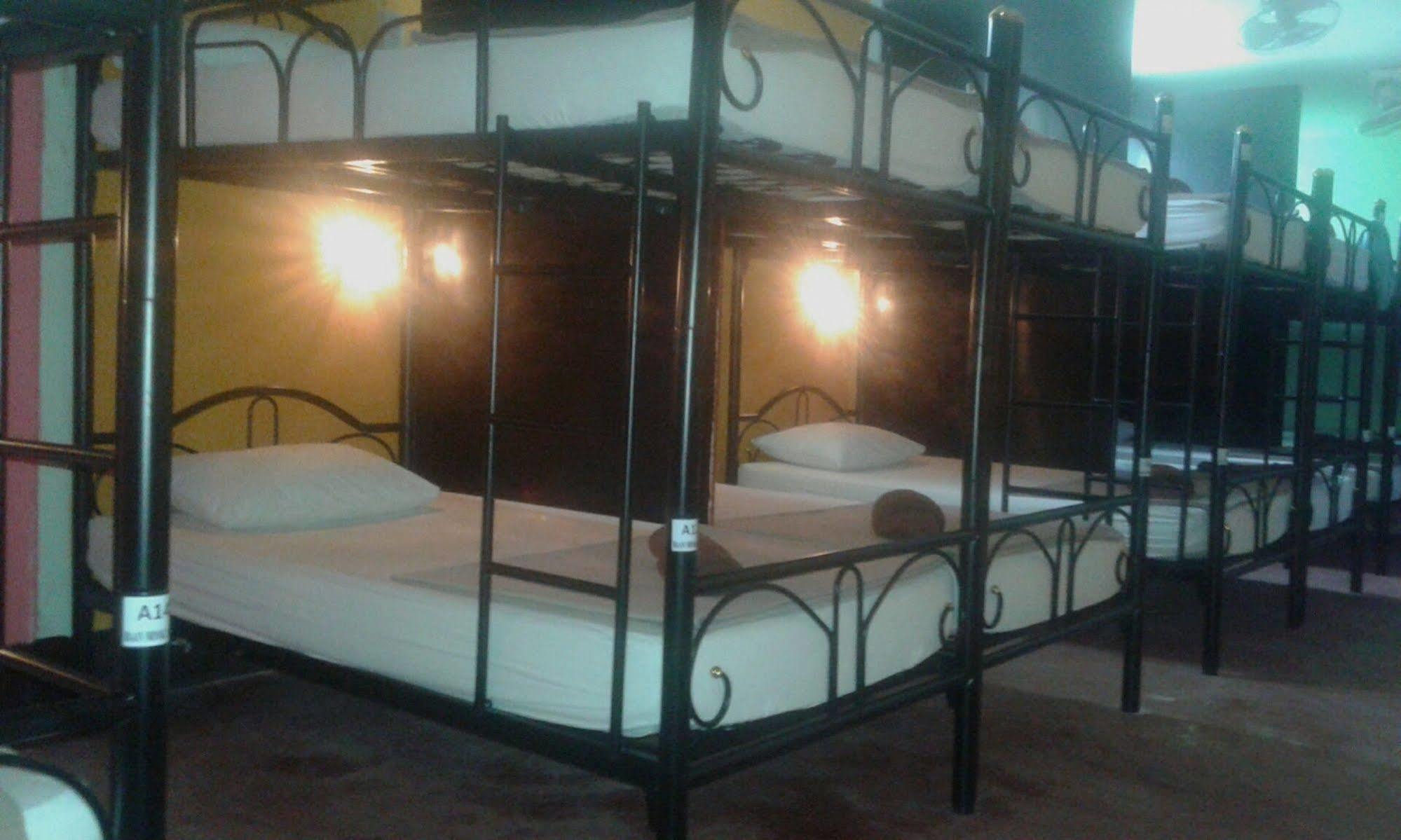 Baan Mook Anda Hostel Ko Lanta Buitenkant foto